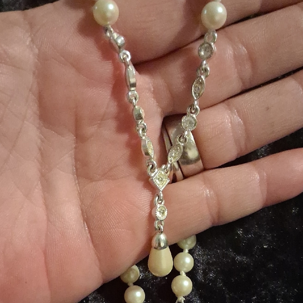 Elegant Silver and White Pearl Necklace